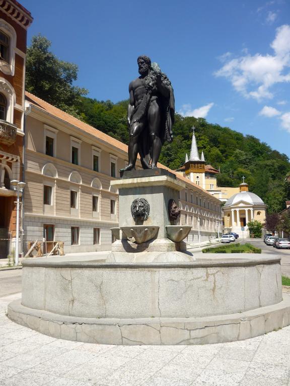 Hotel Dacia Băile Herculane Exterior foto